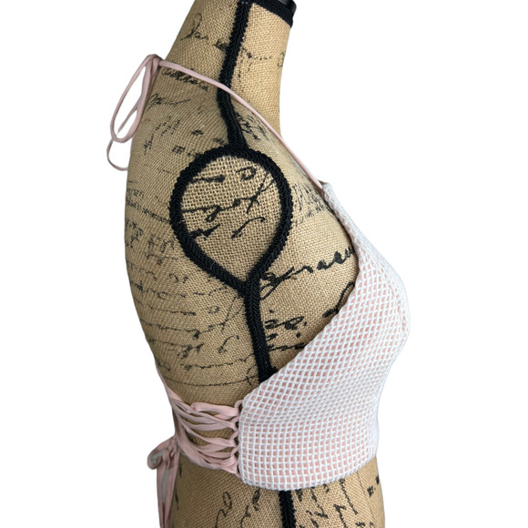 NWT Fame and Partners Lace Up Halter Crop Top Size 10 - Picture 3 of 6